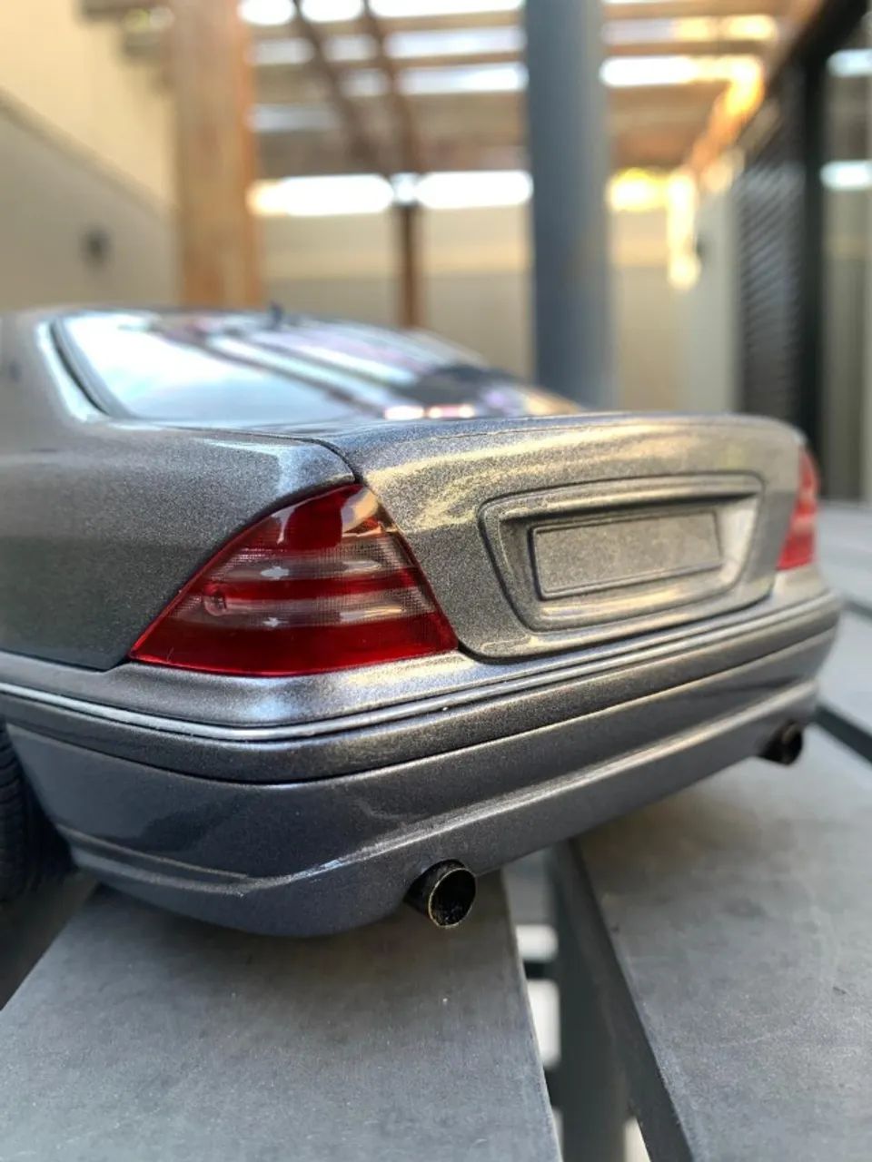 Miniatura 1:18 Mercedes-Benz S-Class 500 Customizada - Foto 4