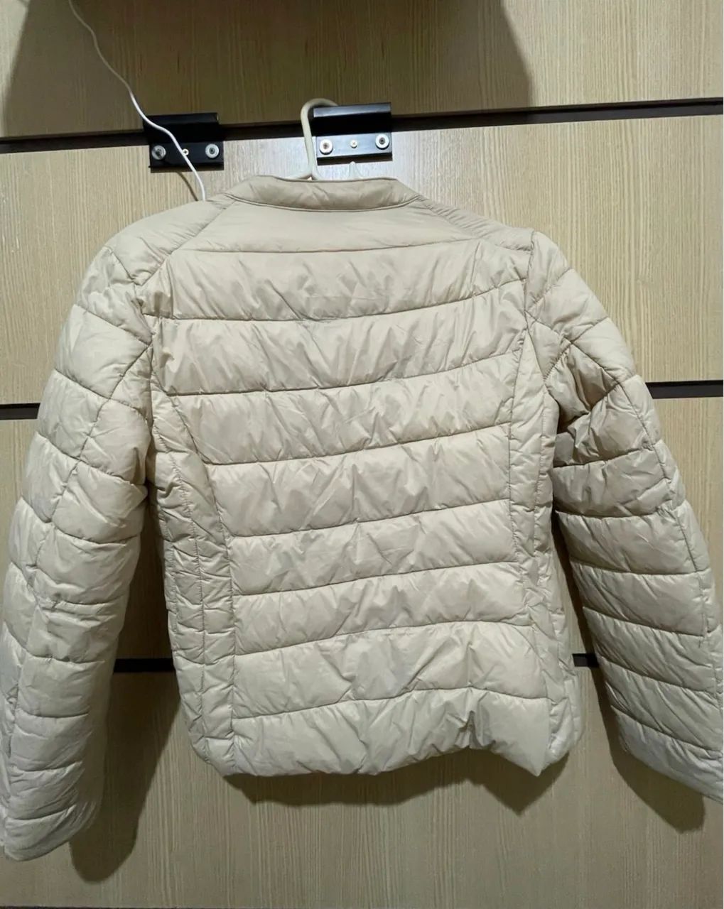Casaco impermeável off white puffer tamanho P - Foto 5