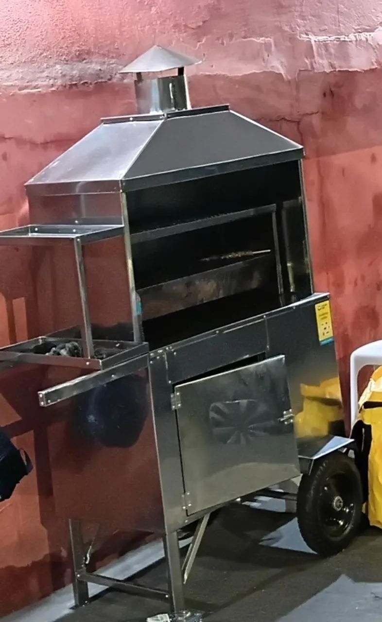 Vende se carrinho de espetinho