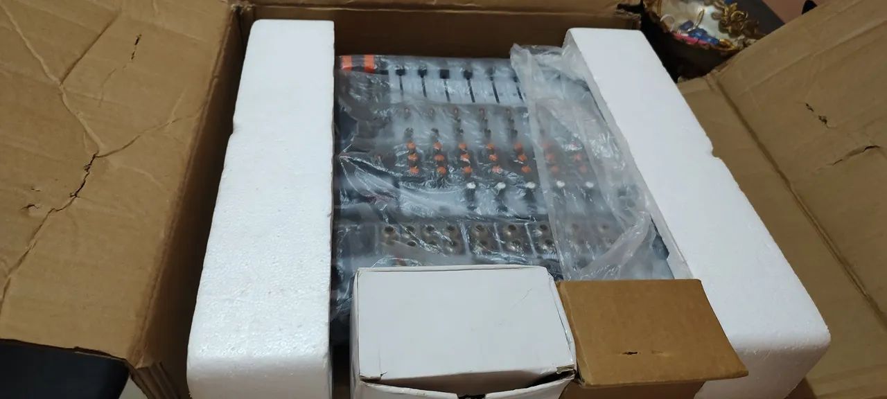 Mesa Soundcraft 12 canais (play&Rec) - Foto 4