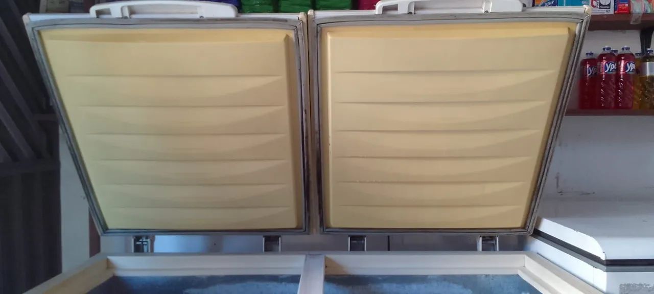 Vendo um freezer Eletrolux 