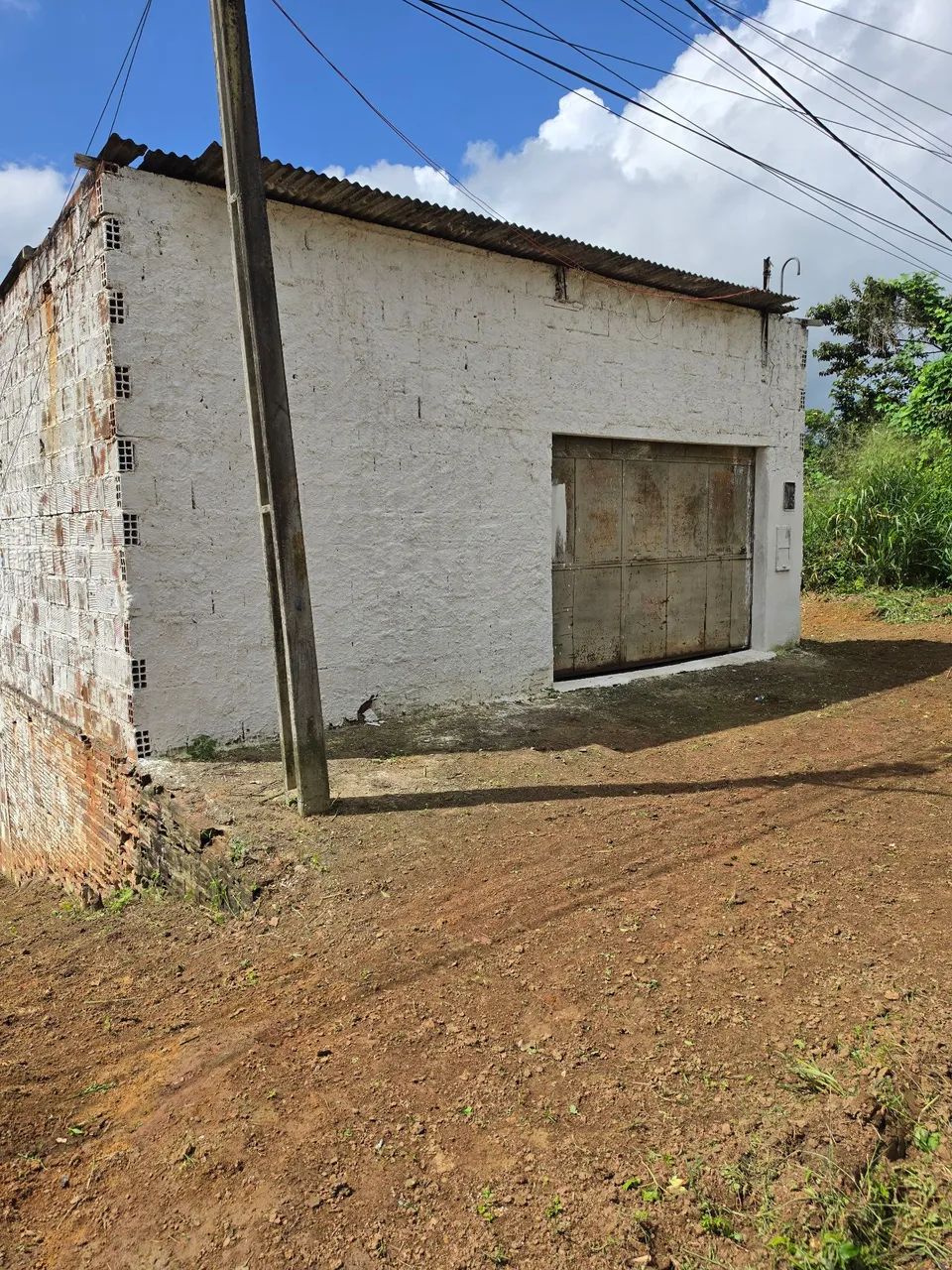 Galpão com casa embaixo 