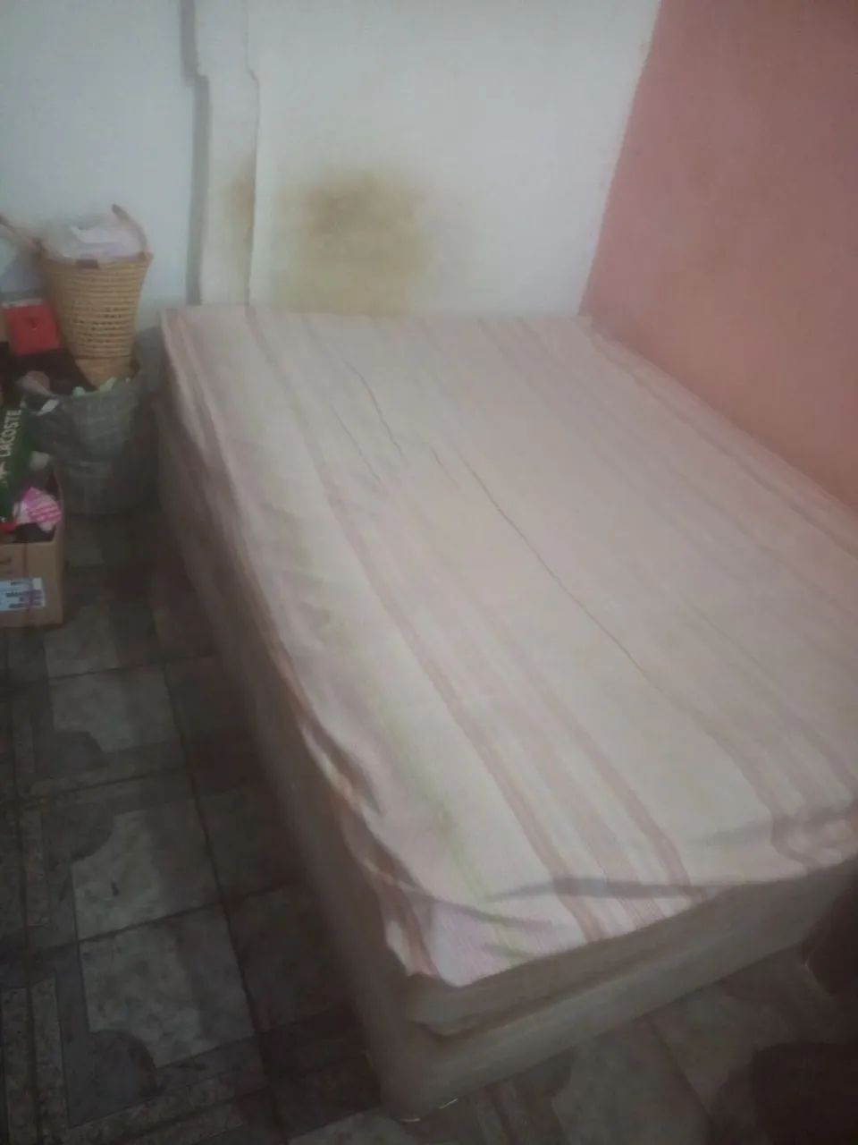 Vendo cama de casal da Tok stok 
