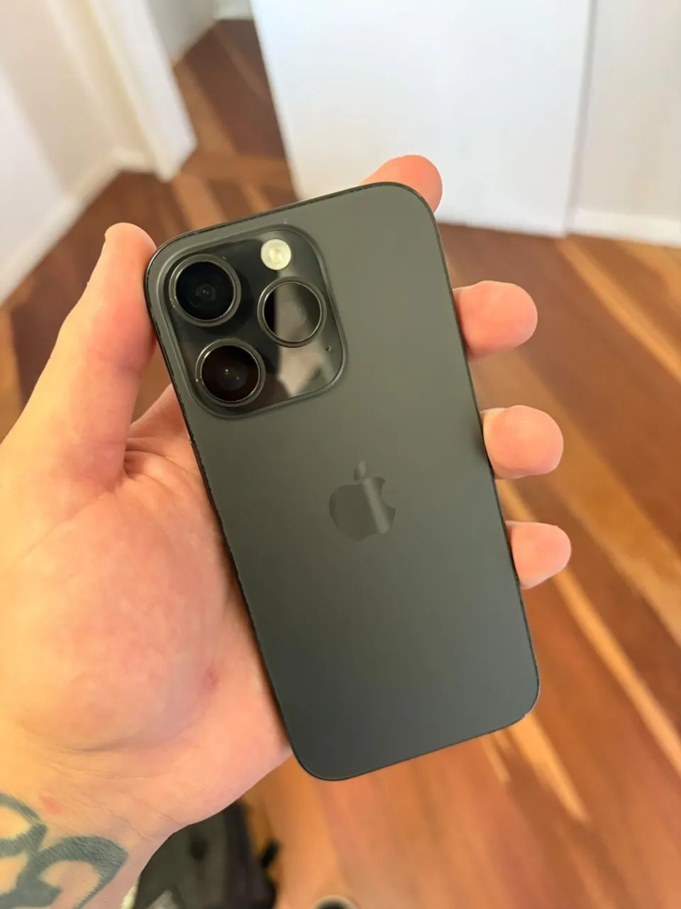 iPhone 16 pro - Foto 2