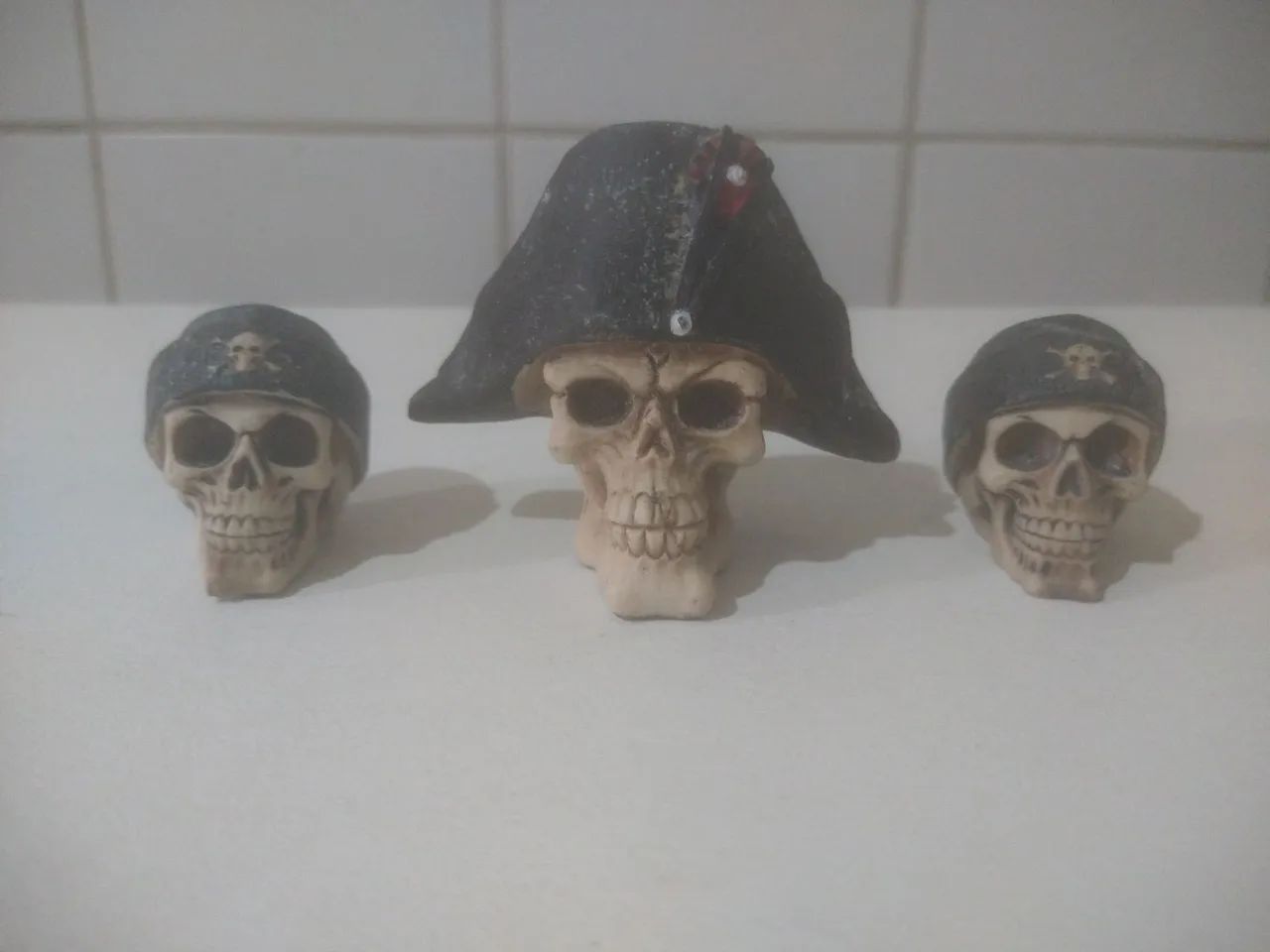 3 caveira crânio de resina pequenas