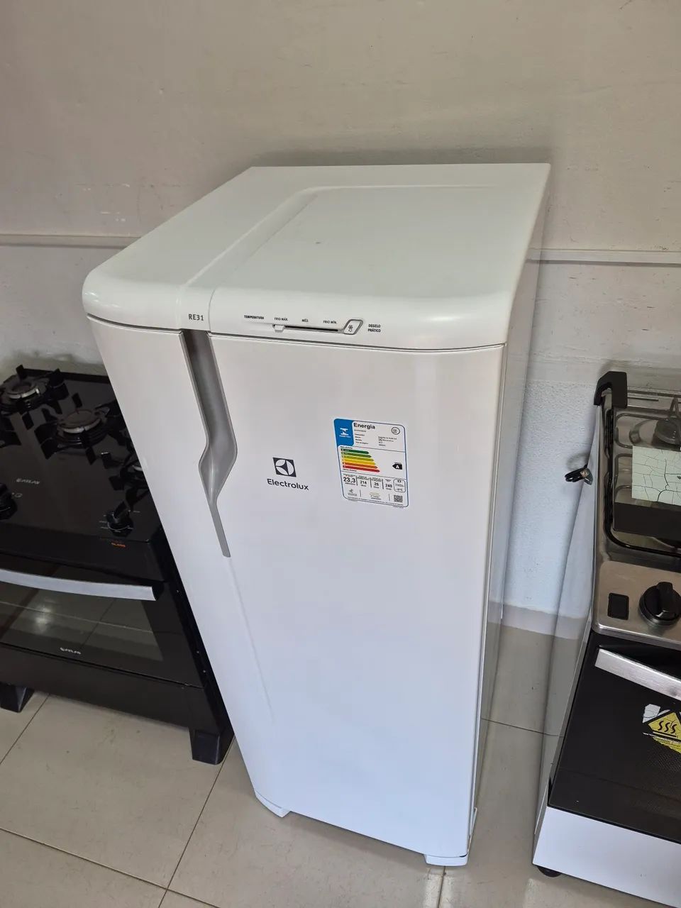 Geladeira Electrolux SEMINOVA 240 litros  - Foto 3