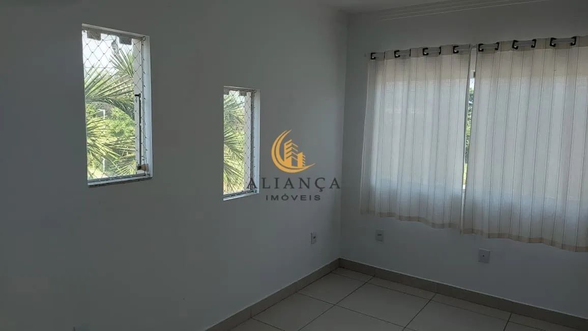 Sobrado com 3 dormitórios e quintal na Nova Palhoça - Foto 2