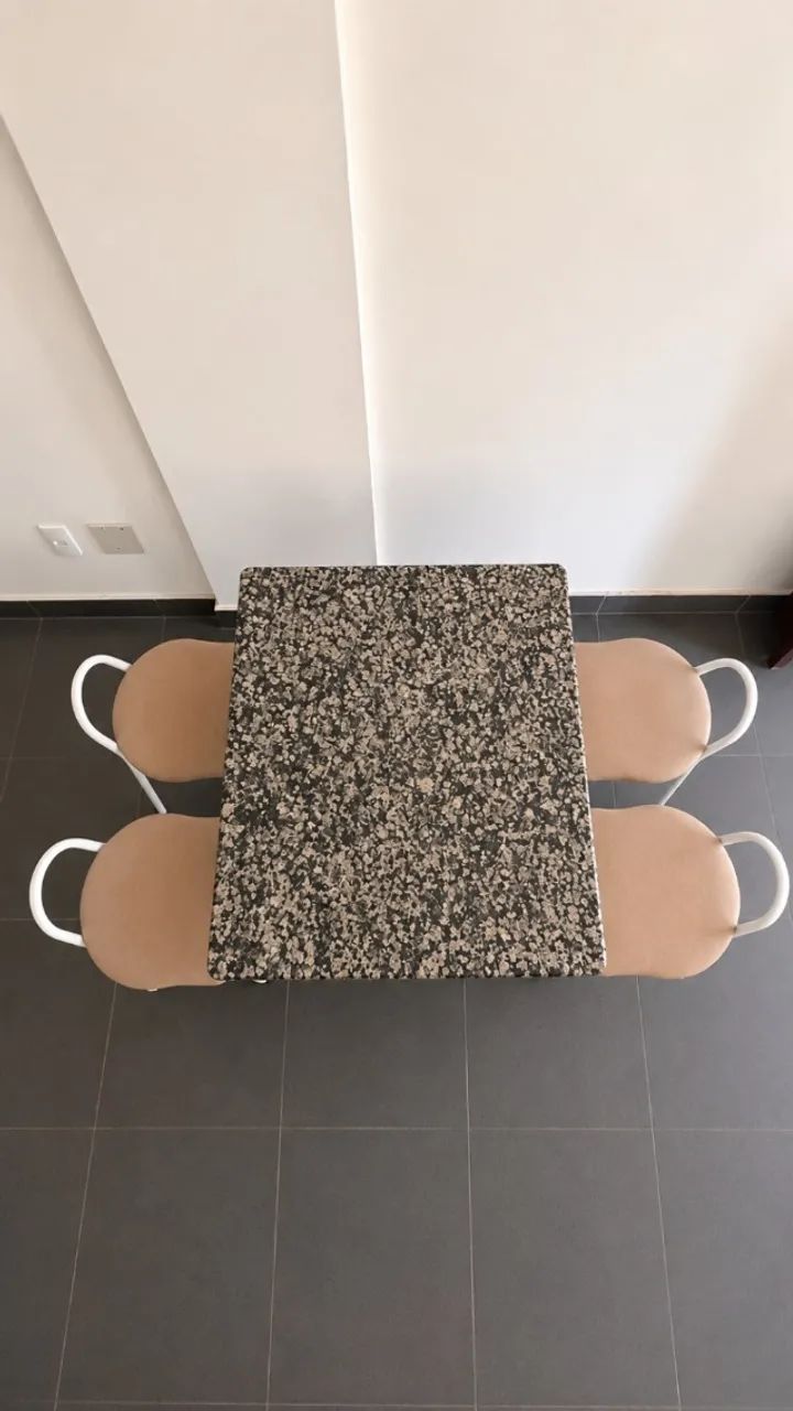 Conjunto Mesa + 4 Cadeiras