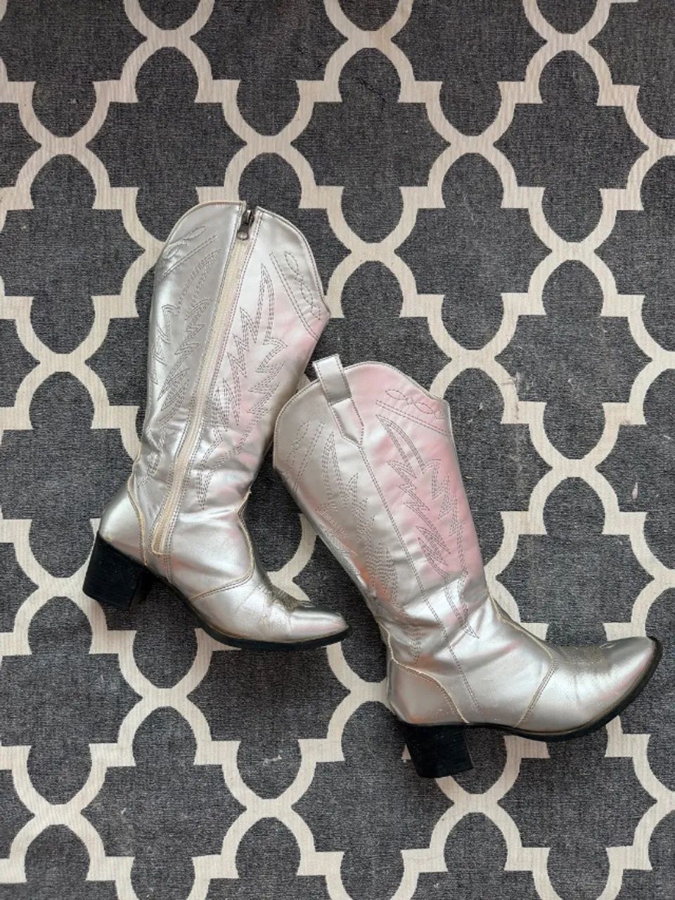 Bota cowboy cano médio prata 