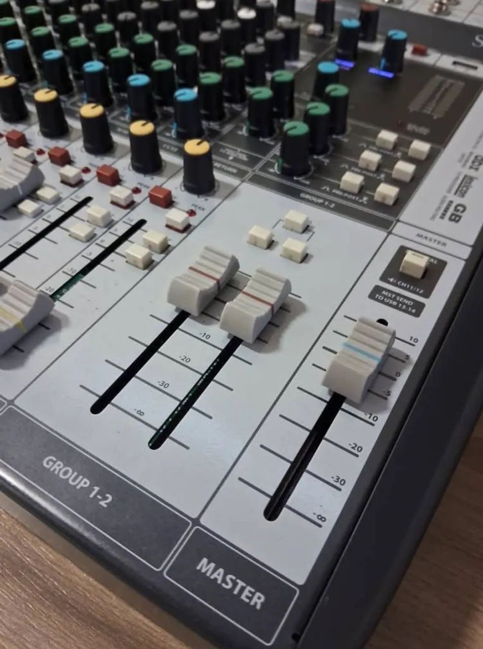 Mesa de som interface Soundcraft 12mtk