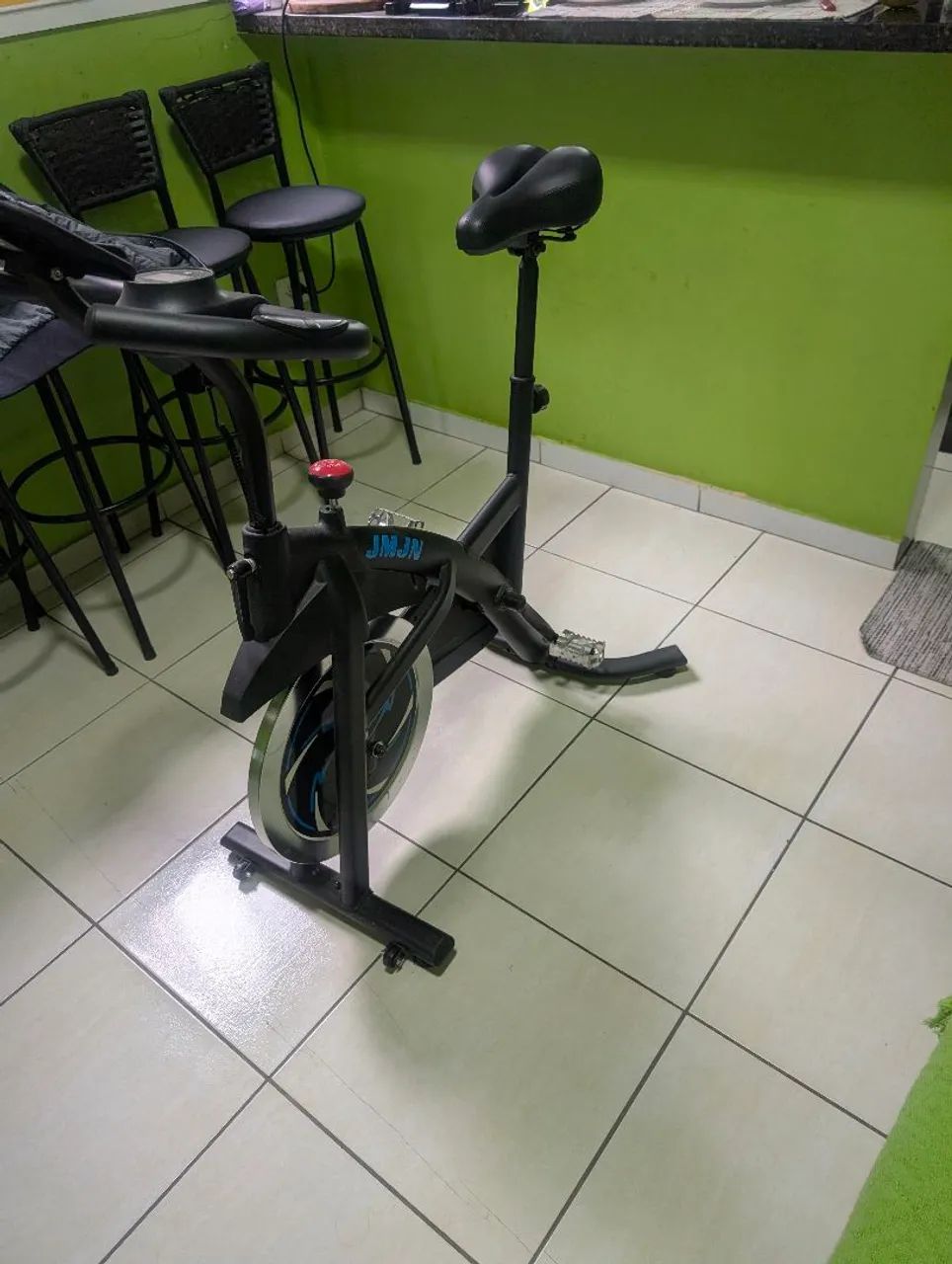 Bicicleta ergométrica, nova, sem uso, muito zerada - Foto 4