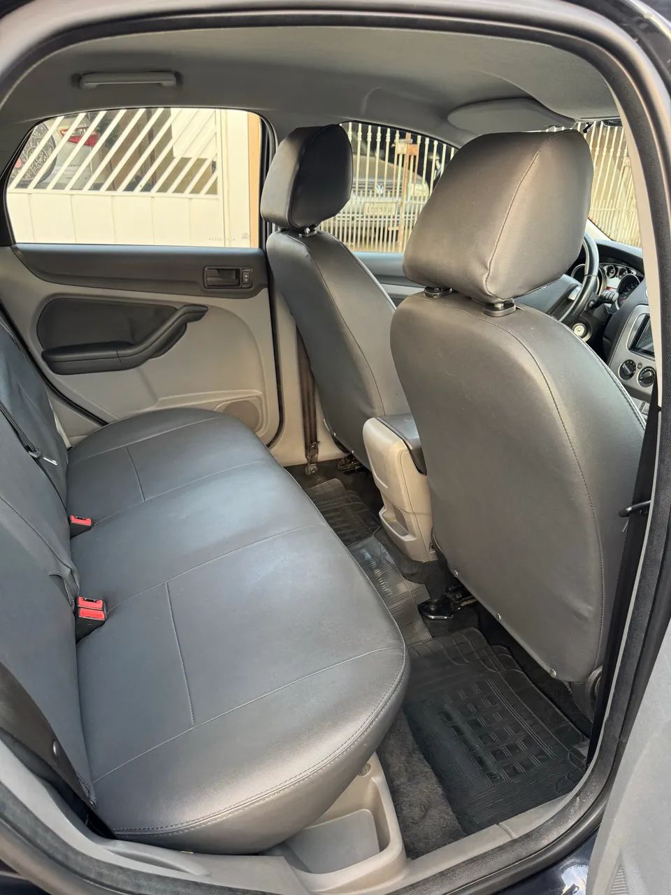 Ford Focus 1.6 S/SE/SE Plus Flex 8V/16V 5p, foto 16 de 18