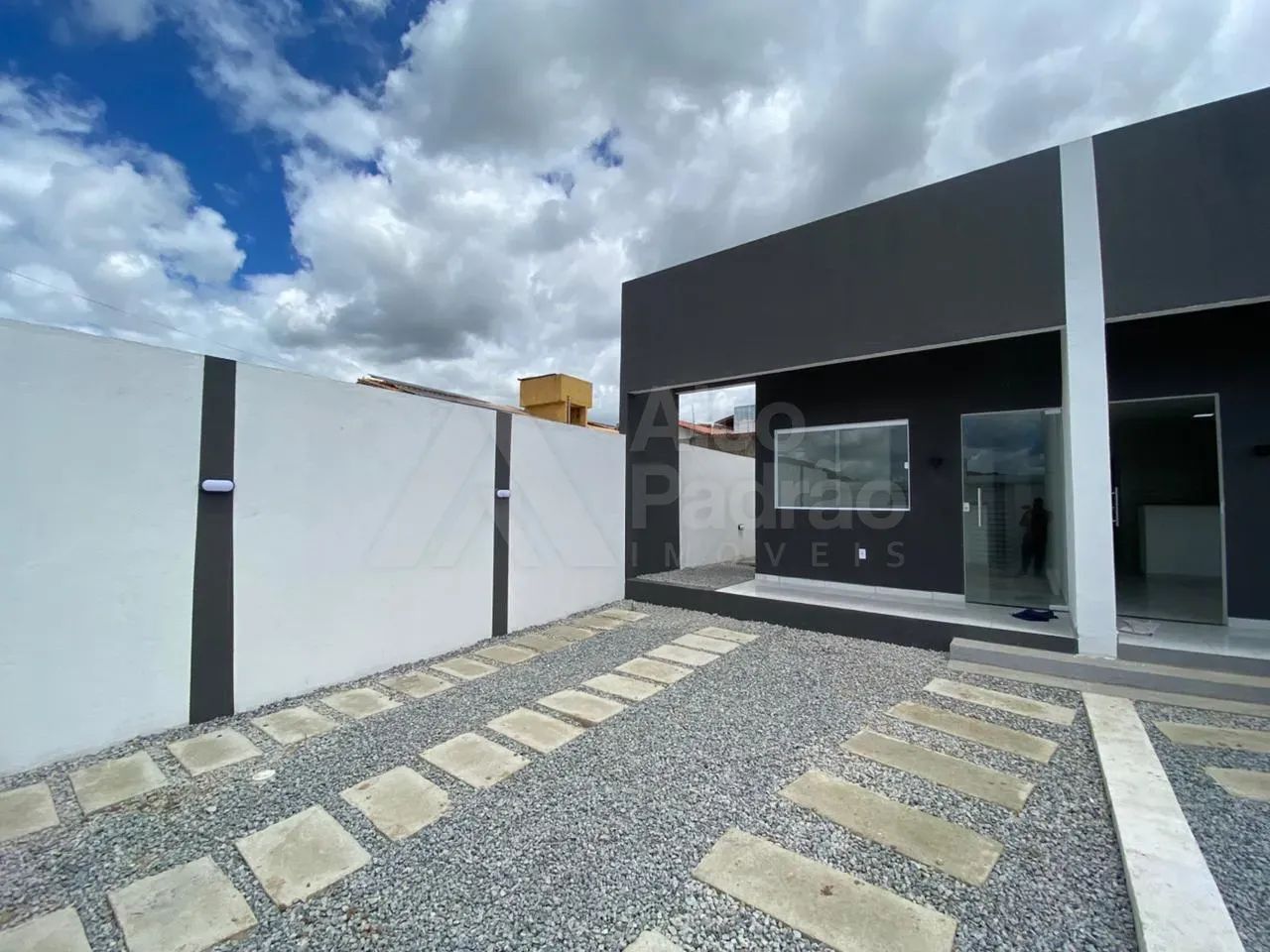 CASA FORA DE CONDOMÍNIO A VENDA EM GRAVATÁ