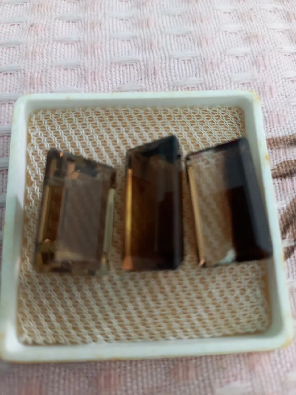 3 pedras lapidadas fumê