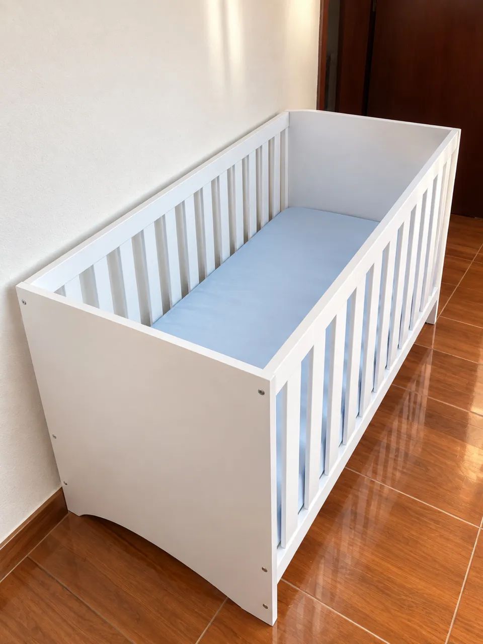 Berço + colchão de bebê 