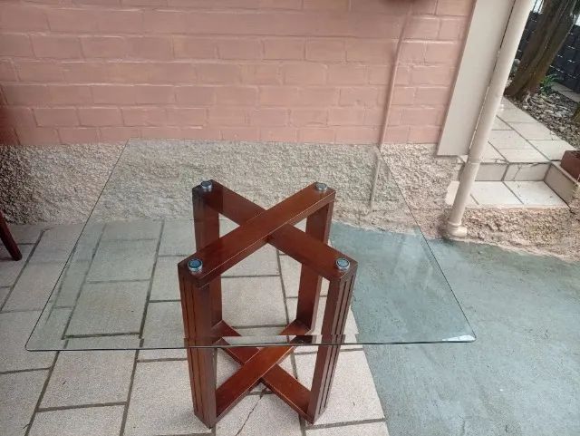 Mesa de jantar quadrada 