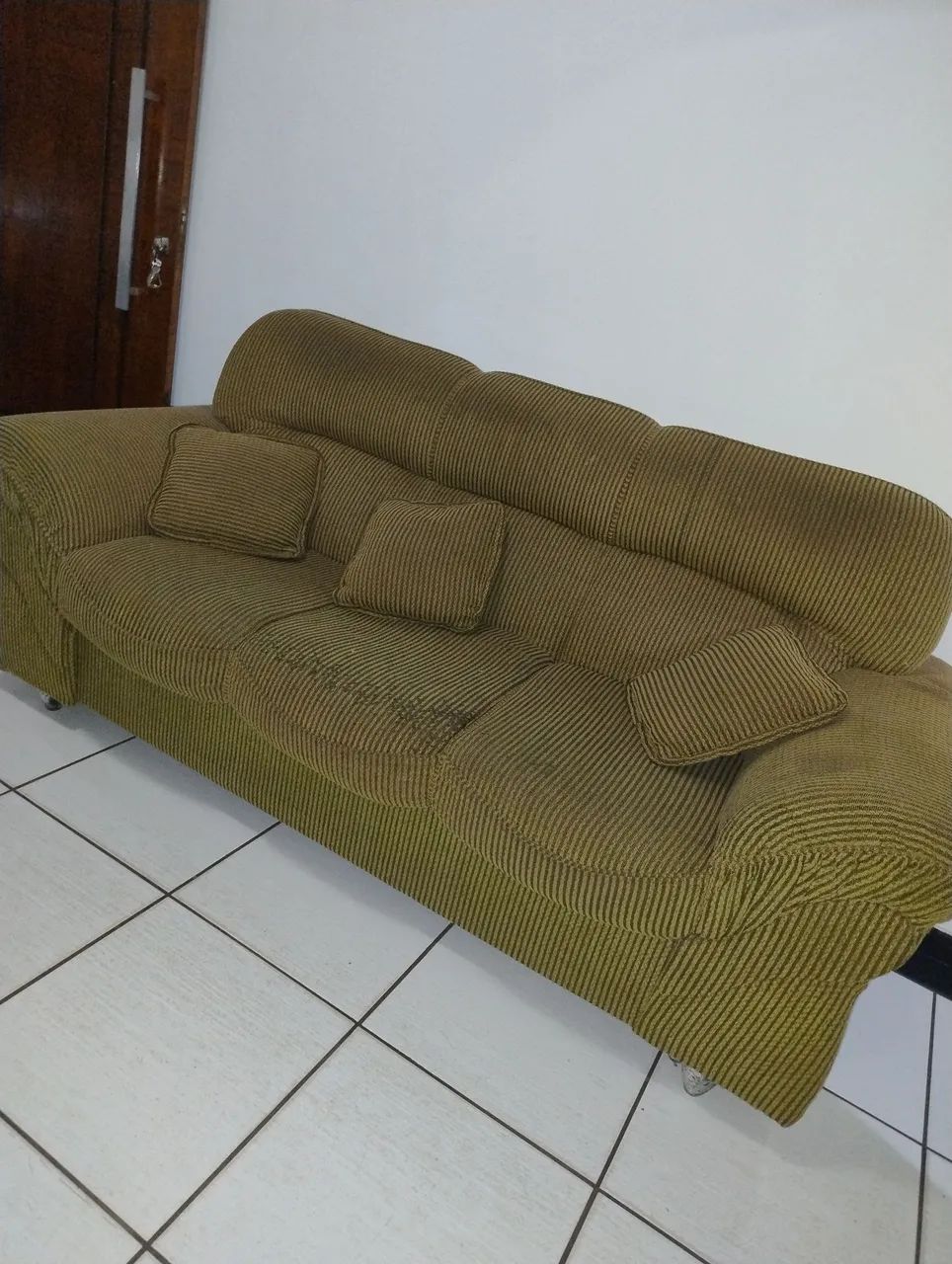 Jogo de sofá 3 e 2 lugares. Vendo barato  - Foto 5