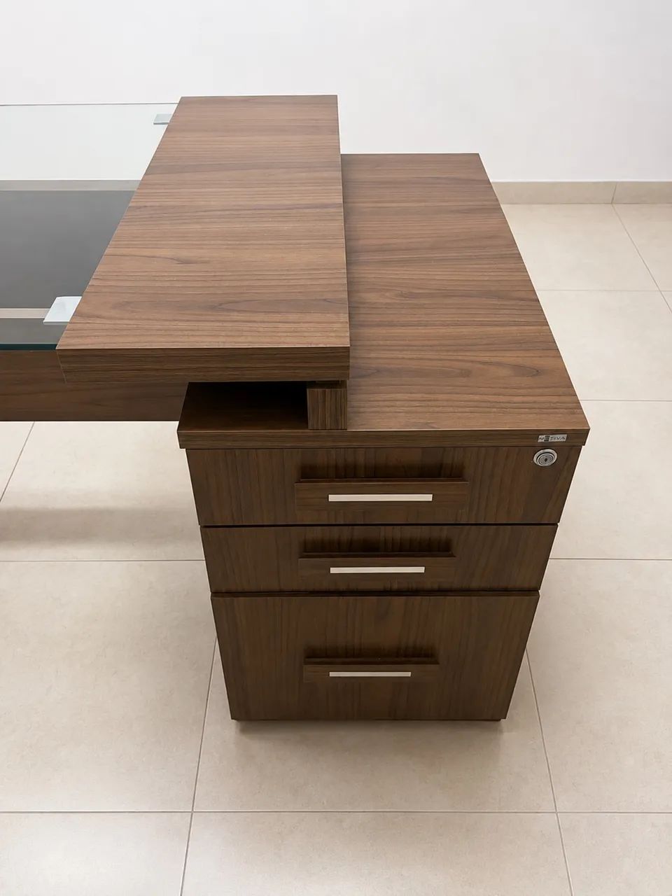 Mesa e armário de escritório  - Foto 4