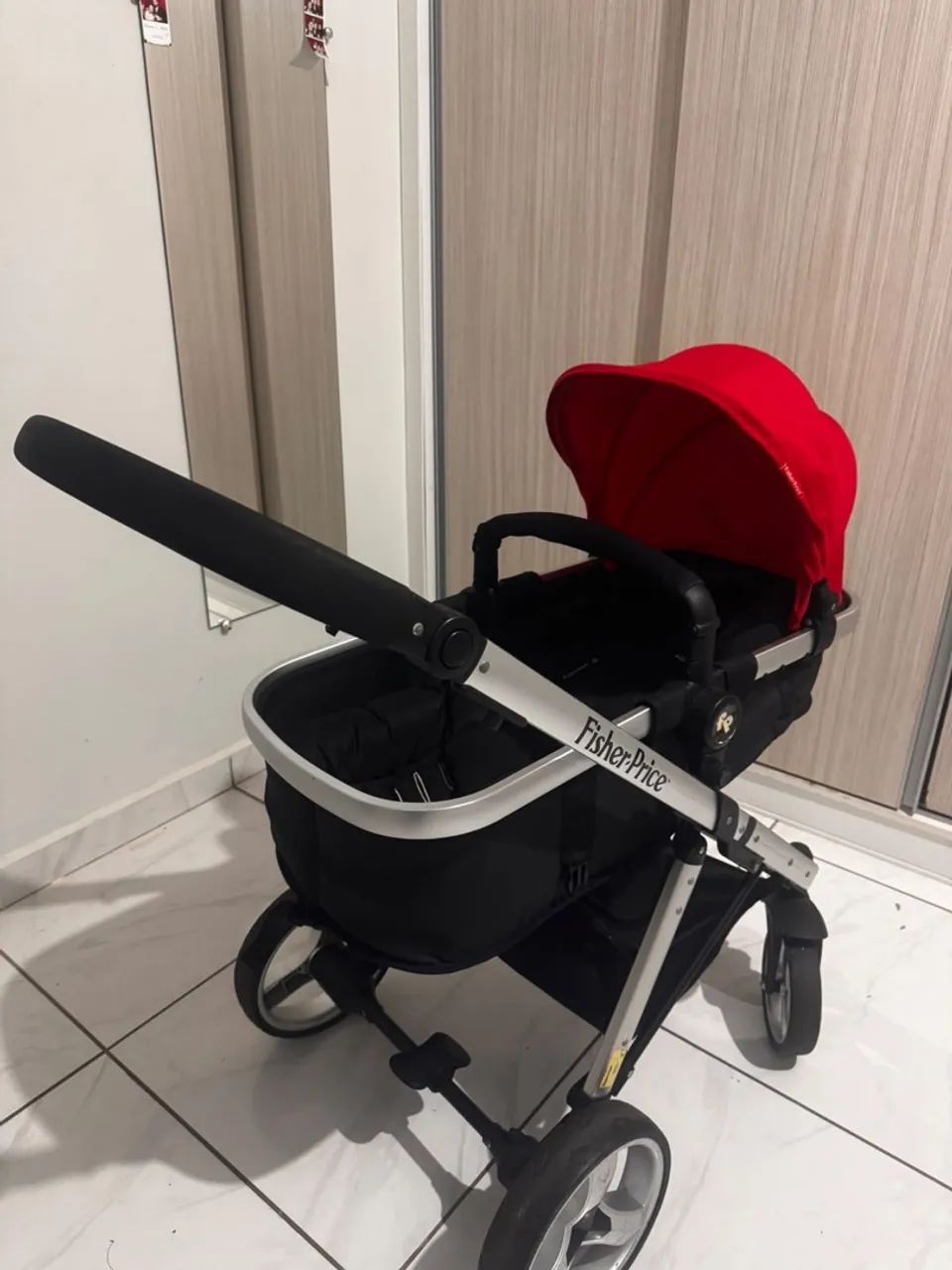 carrinho de bebê e bebê conforto 
