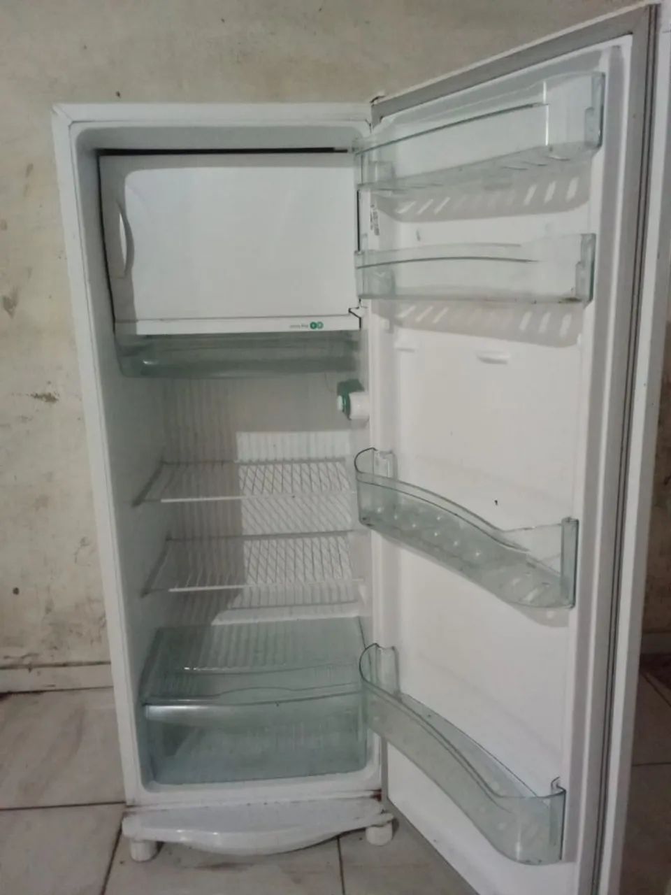 Geladeira semi nova  - Foto 2
