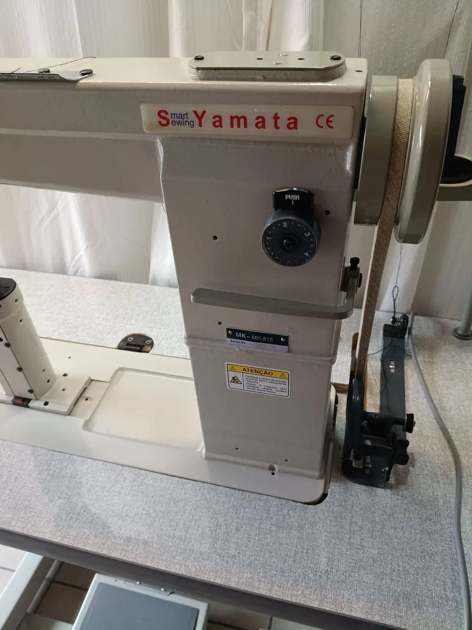 Máquina de costura industrial. - Foto 2