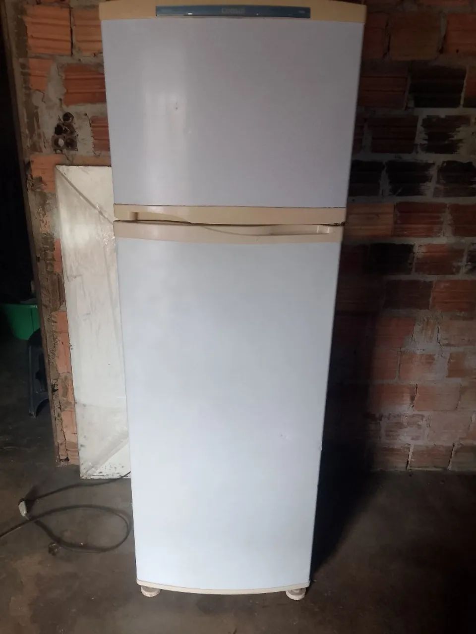 Vendo geladeira funcionando perfeitamente 