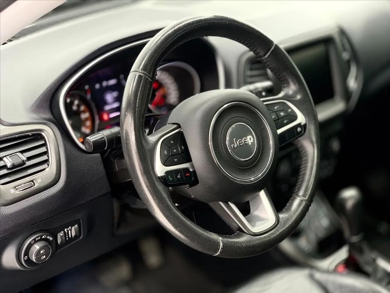 Jeep Compass Longitude 2.0 4X4 Dies. 16V Aut. 2017 - Foto 4