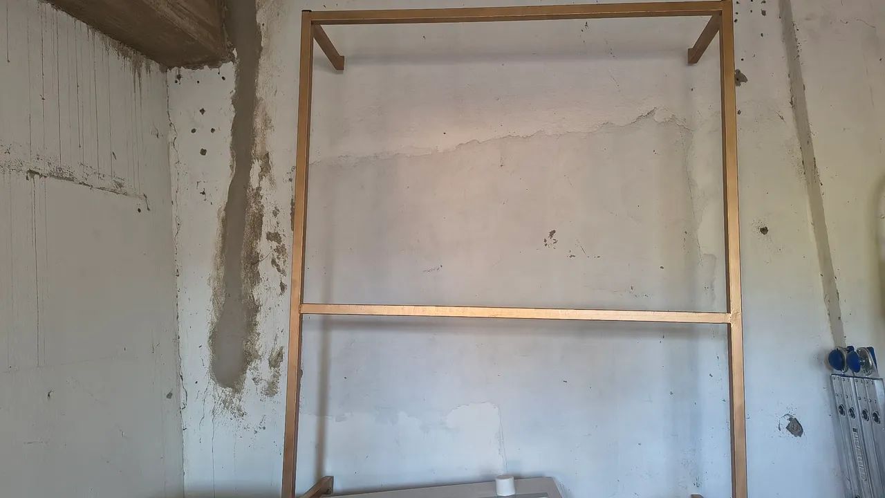 Vendo arara de parede para loja - Foto 4