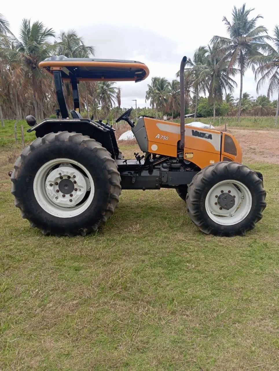 Trator Valtra ano 2011 bem conservado - Foto 2