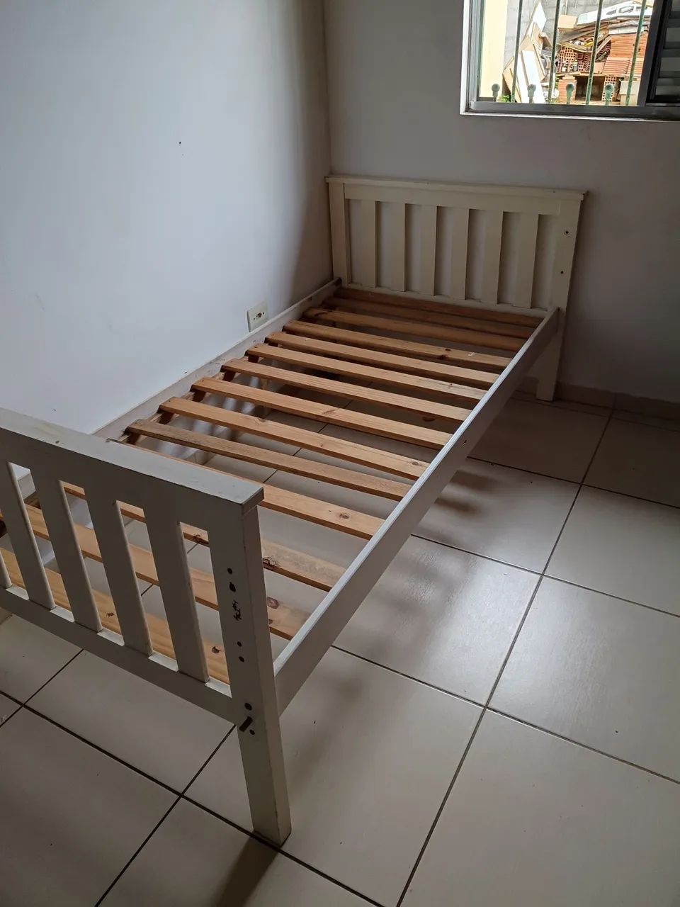 Guarda roupa casal e cama solteiro com colchão  - Foto 5