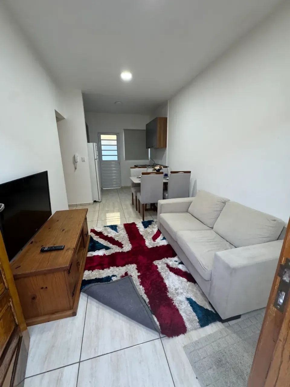 Imóvel para aluguel possui 45 metros quadrados com 2 quartos - Foto 2