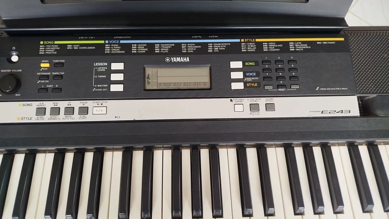 Teclado Yamaha PSR-E243 - Foto 2
