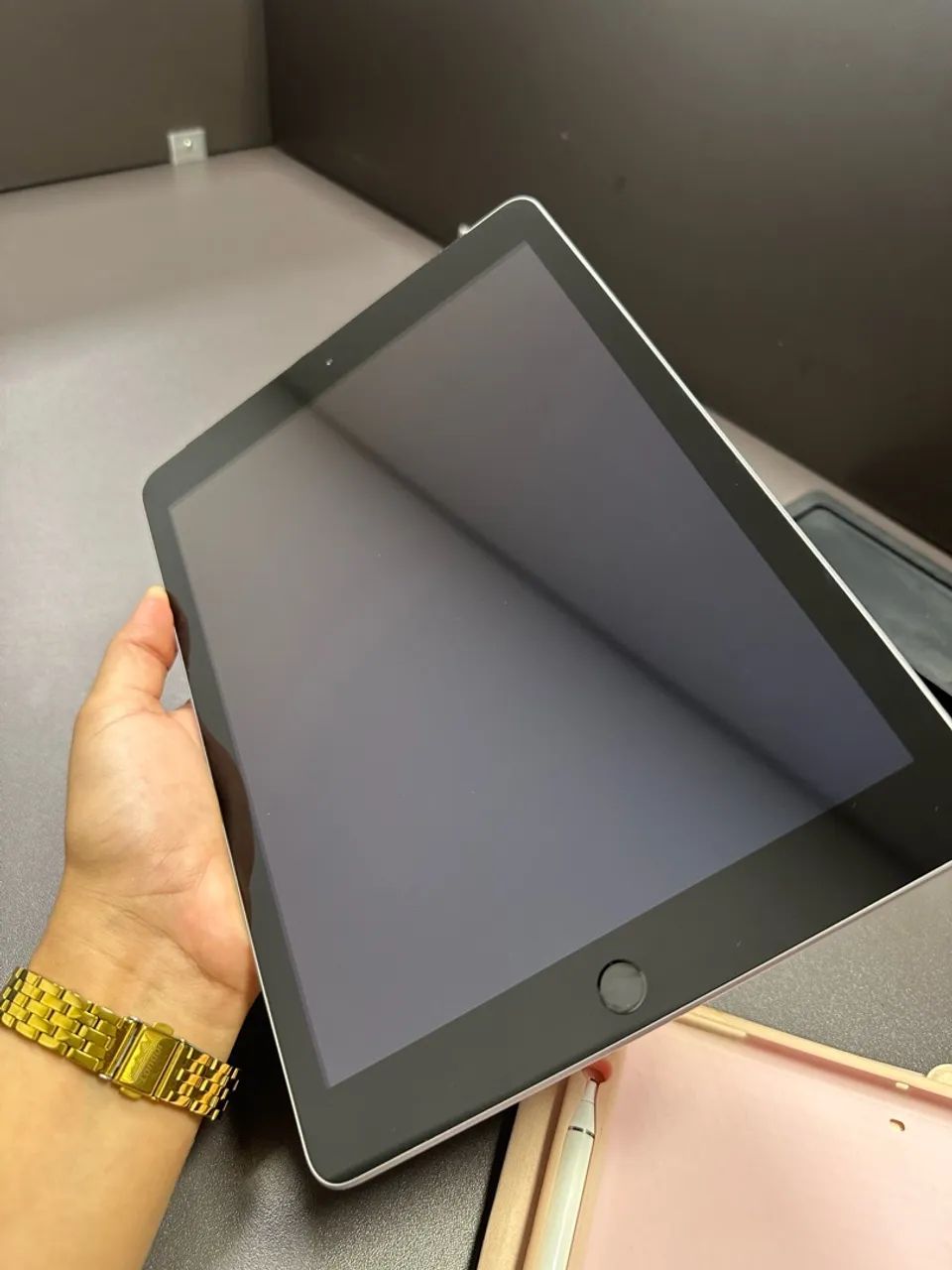 iPad 5 geração - 32GB + teclado + capa + caneta  - Foto 2