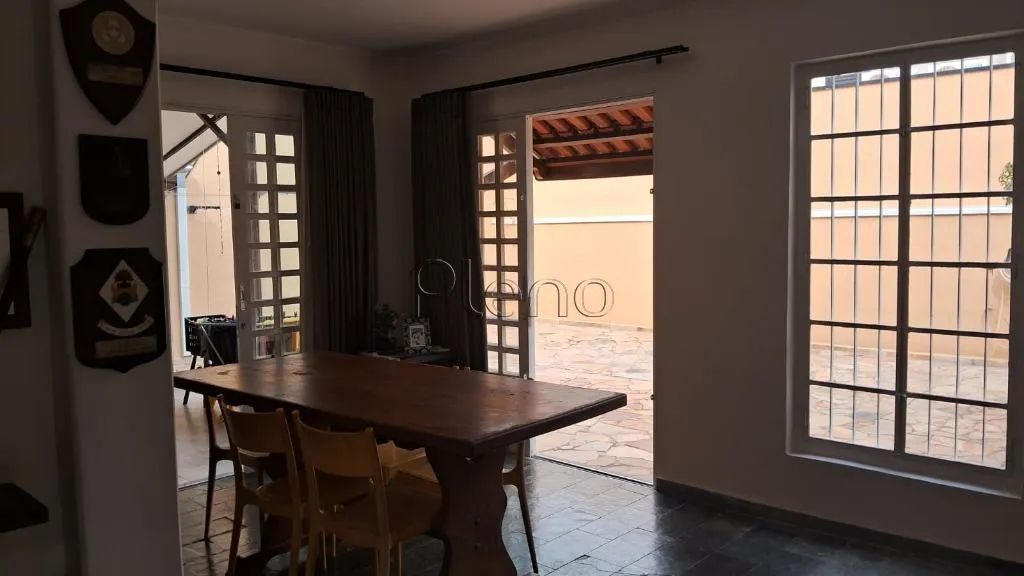 Casa à venda em Campinas, Parque Taquaral, com 3 quartos, com 265.56 m² - Foto 2