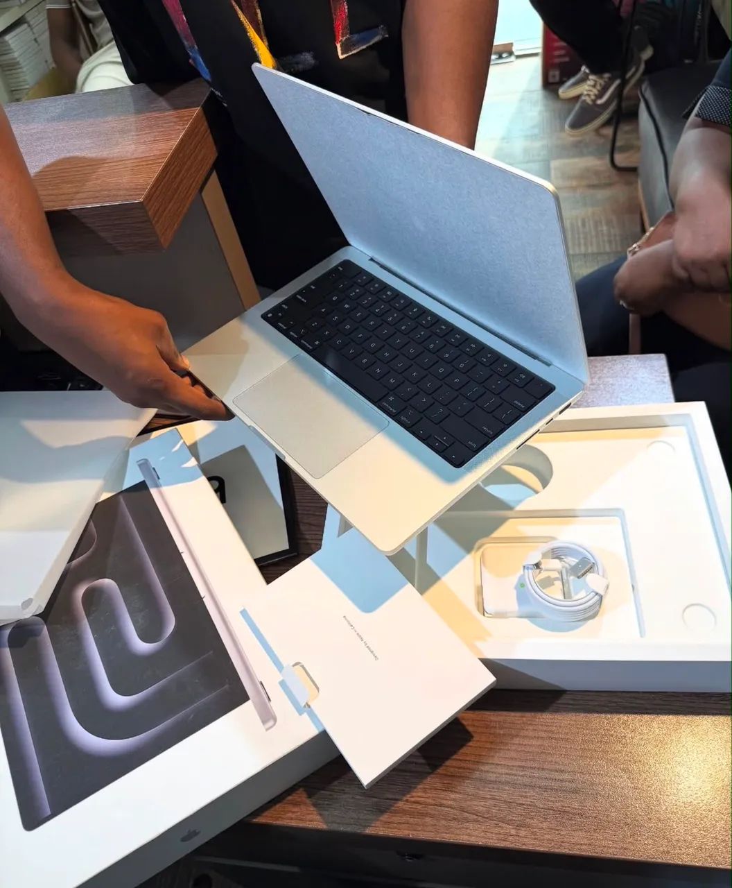 MacBook Pro 14 Ano: 2026 - Foto 2