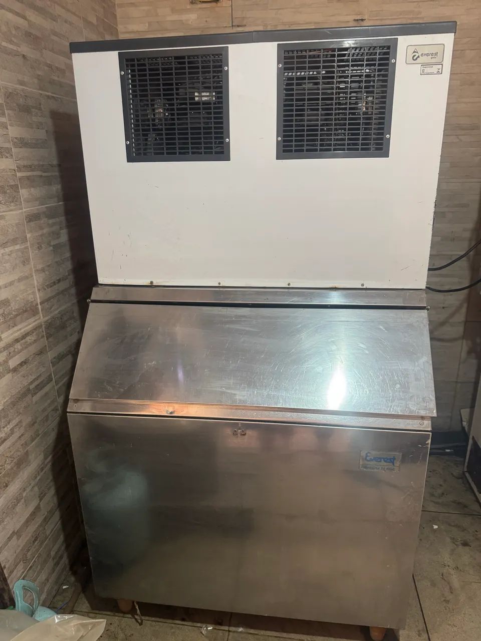 Máquina de gelo cubo Evereste 300kg automatic - Foto 2