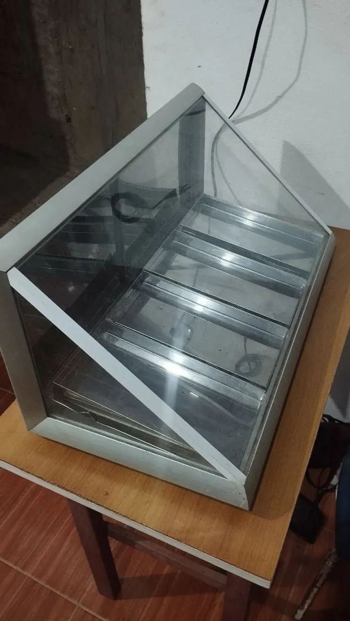 Estufa elétrica p/salgados 4 bandejas. Funcionando