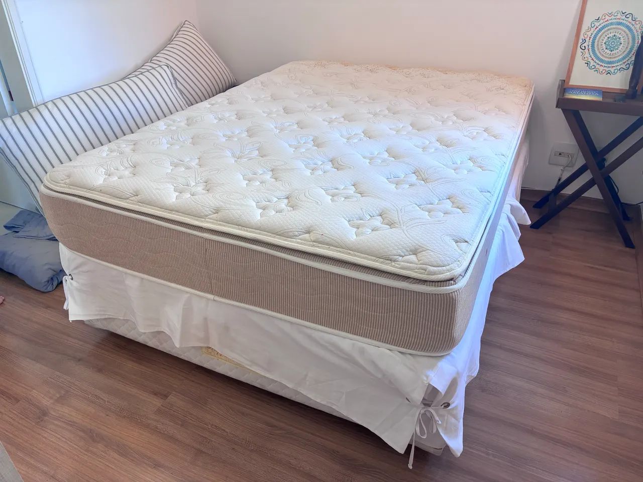 cama casal padrao com bau - Foto 5