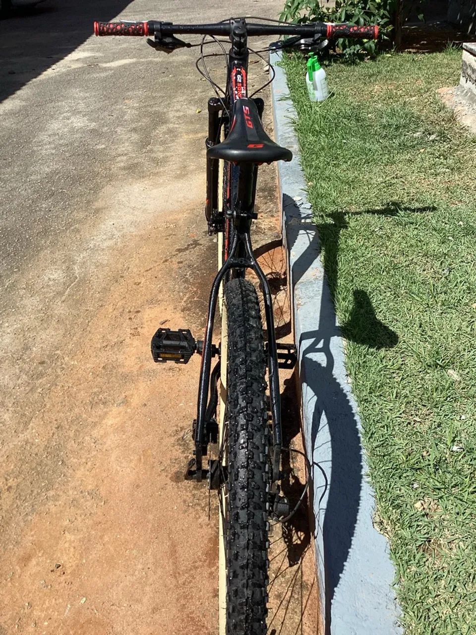 bicicleta GTSM1 NOVA 6 meses de uso - Foto 4