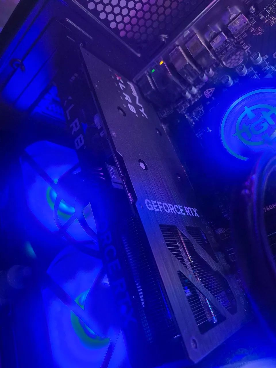 RTX 4060 TI XLR8 PNY 8GB - Foto 3