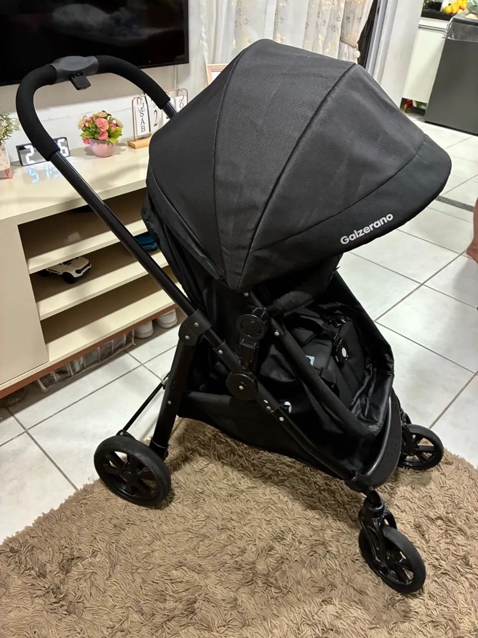 Carrinho de bebê com bebe conforto e base. Galzerano - Foto 4