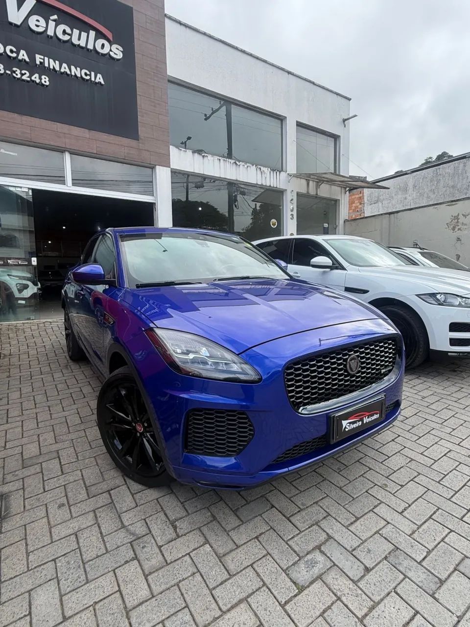 Jaguar E-Pace R-dynamic SE 2.0 AWD 300cv Aut. 2018 - Foto 2