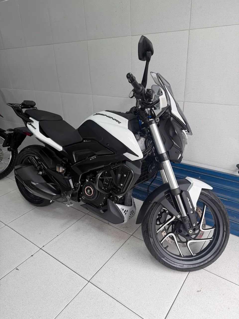 Dominar 400