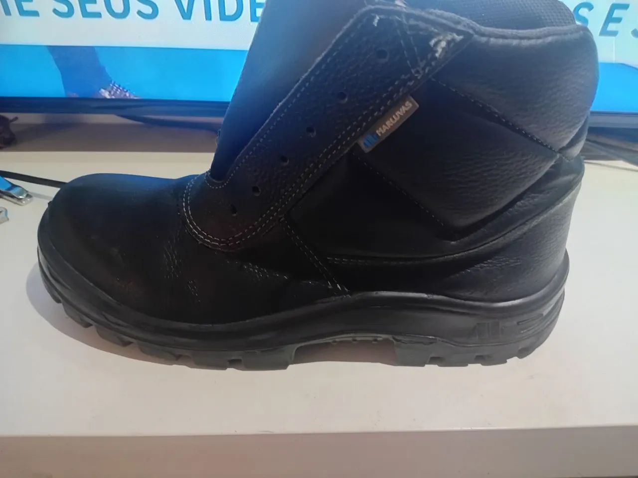 Bota semi nova