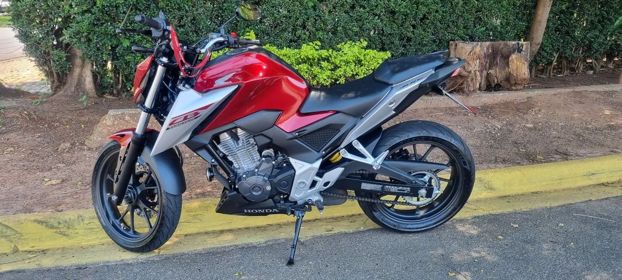 CB 300F NOVINHA
