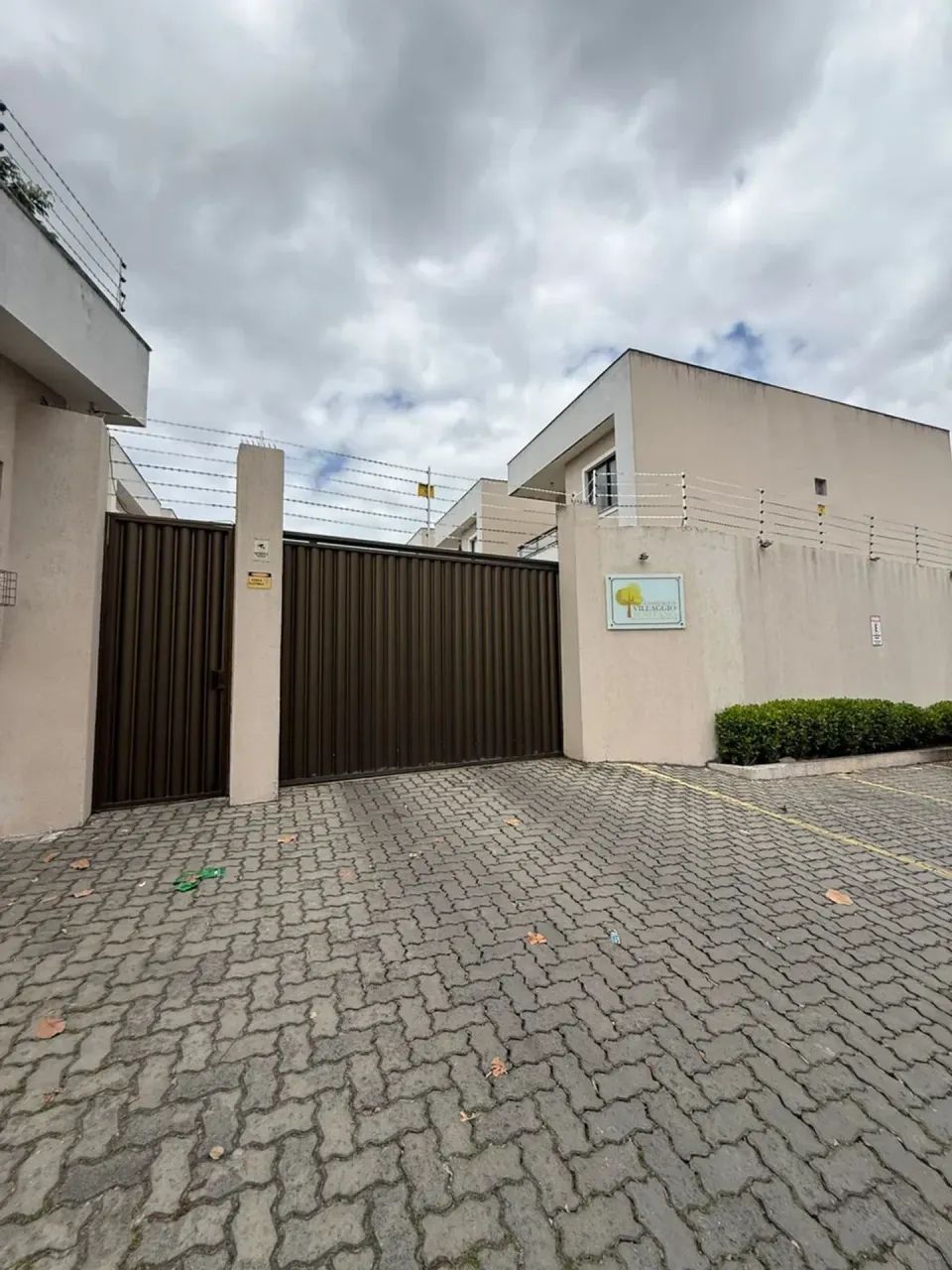 Alugo Casa 4/4 nova com armários e quintal em Abrantes - Foto 3