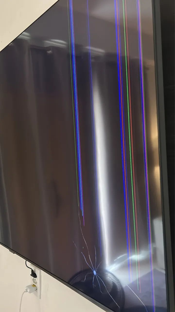 Vendo tv usada pra quem usa peças, pois pra consertar o valor é de uma nova.