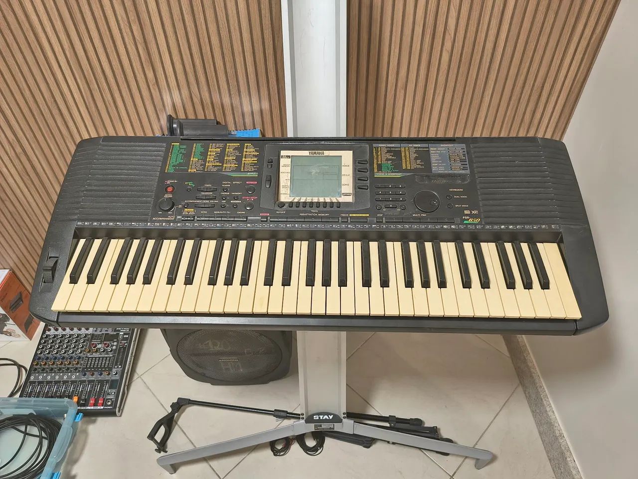 Teclado Yamaha PSR B50 - Usado