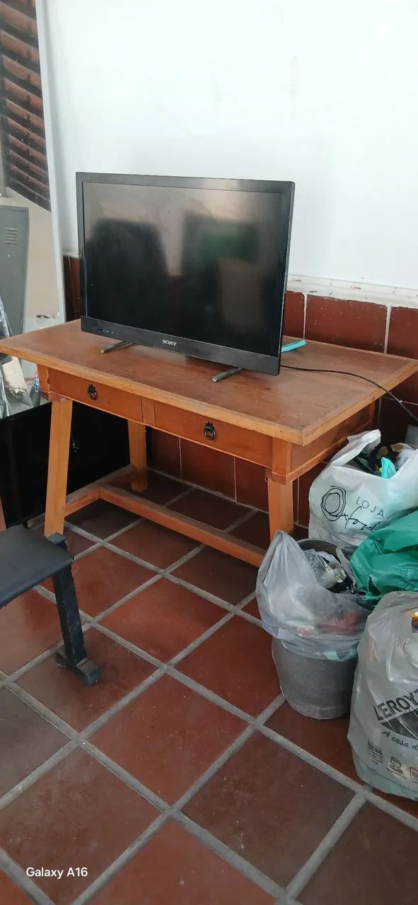 Mesa / Escrivaninha - Foto 2