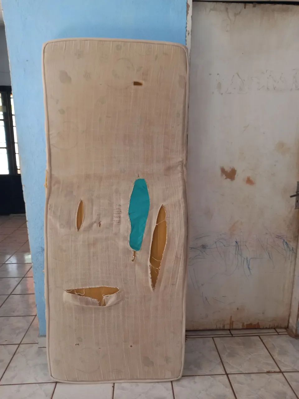 Cama de solteiro com colchão  - Foto 4